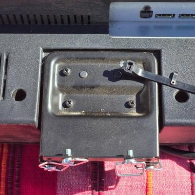 Dynex 32" Flat-screen LCD TV