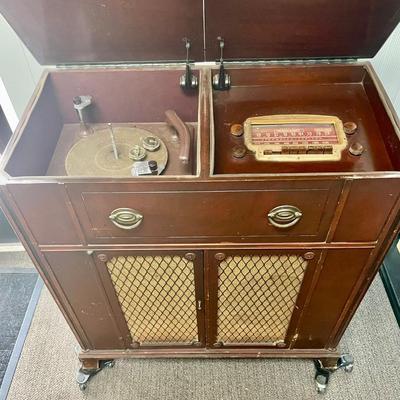 Vintage Phonograph Radio Cabinet