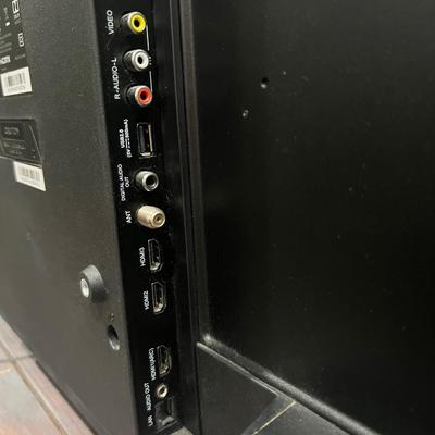40" Smart LED TV With Remote