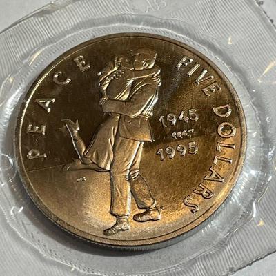 Marshall Islands Uncirculated Condition VJ-Day WWII Commemorative "The Iconic Kiss" Coin as Pictured.