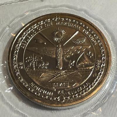 Marshall Islands Uncirculated Condition VJ-Day WWII Commemorative "The Iconic Kiss" Coin as Pictured.