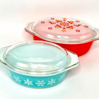 Pyrex Turquoise Snowflake 1-1/2 Qt. & Pyrex Friendship 2-1/2 Qt. Oval Casserole Dishes with Lids