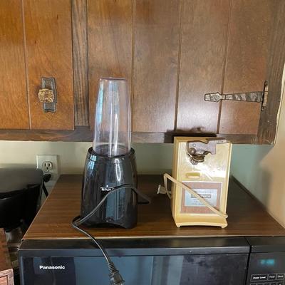 Lot of Kitchen Items
