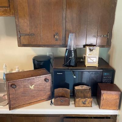 Lot of Kitchen Items