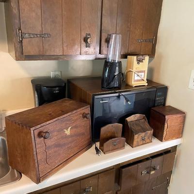 Lot of Kitchen Items