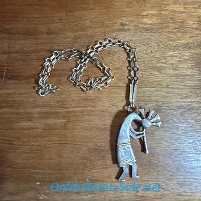SILVER PENDANT NECKLACE