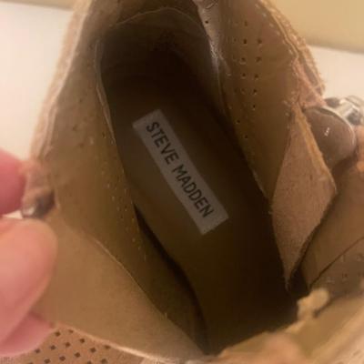 steve Madden suede wedge shoes. size 6.5. great condition.