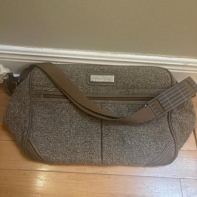 Vintage Jordache Brown tweed overnight bag/carry on bag/ duffel bag. 16” x 11”. Vintage Jordache