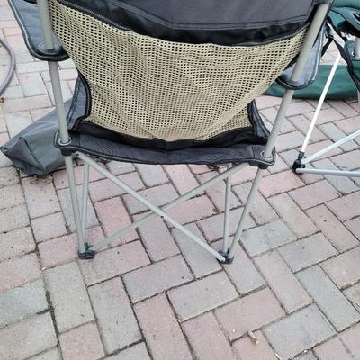 Set of 3 camp chairs, 1 executive