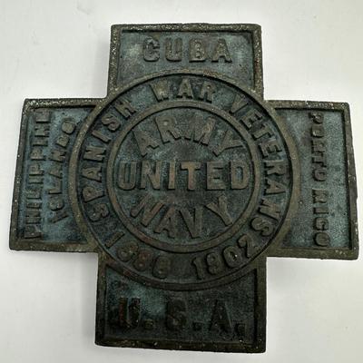 Grave Marker of Spanish War Veterans 1898-1902 Army United Navy