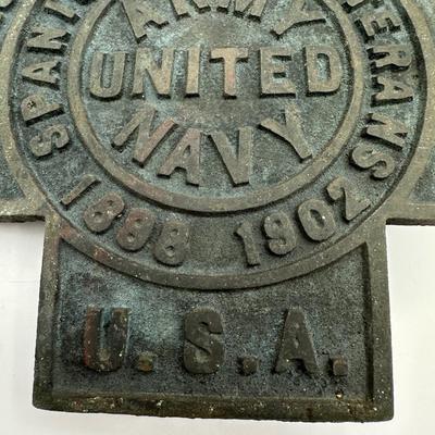 Grave Marker of Spanish War Veterans 1898-1902 Army United Navy