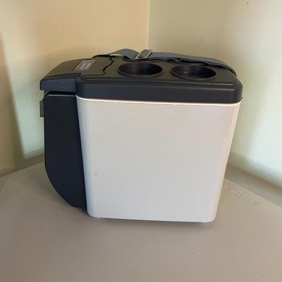 Vector Thermoelectric Travel Cooler and Warmer