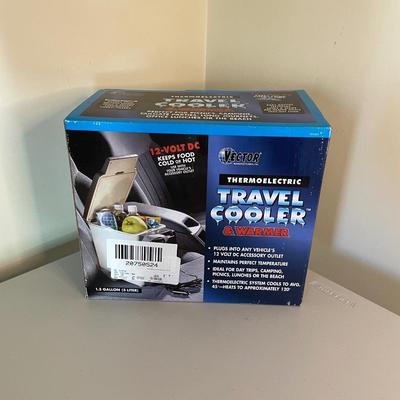 Vector Thermoelectric Travel Cooler and Warmer