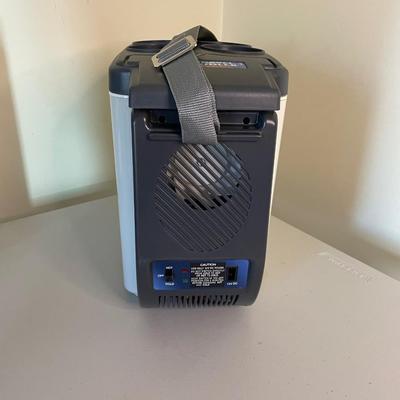 Vector Thermoelectric Travel Cooler and Warmer