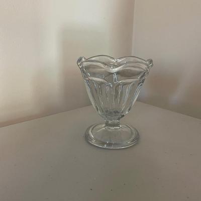 Set of 4 Vintage Sundae Glasses / Sherbert Dishes