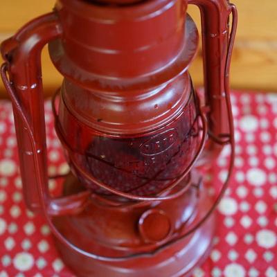 "LITTLE WIZARD" DIETZ LANTERN RED