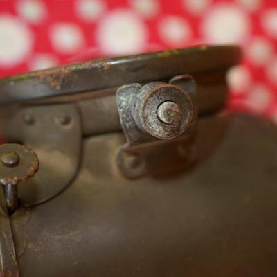 DIETZ MONITOR LANTERN WITH A RED LENS ORIGINAL