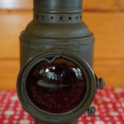 DIETZ MONITOR LANTERN WITH A RED LENS ORIGINAL