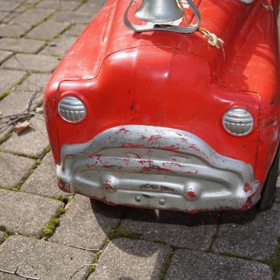 1950's STYLE MURRAY PEDAL FIRE DEPARTMENT TRUCK W/BELL