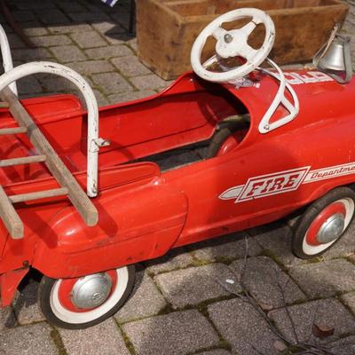 1950's STYLE MURRAY PEDAL FIRE DEPARTMENT TRUCK W/BELL