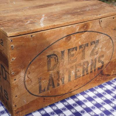VINTAGE ORIGINAL DIETZ LANTERN CRATE. BLIZZARD LANTERN nO 2