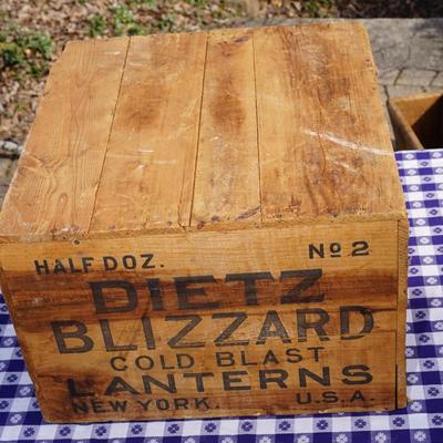 VINTAGE ORIGINAL DIETZ LANTERN CRATE. BLIZZARD LANTERN nO 2