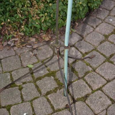 ANTIQUE LIGHTENING ROD W/ MILKGLASS BALL