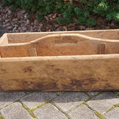 ANTIQUE PRIMITIVE RUSTIC TOOL BOX OF PINE WOOD. RESTORED AND CLEANED TO NATURAL