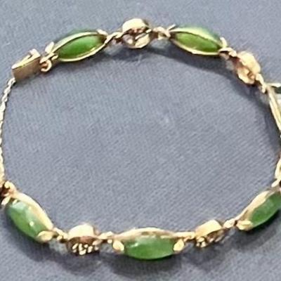 Vintage Jade And 14 Karat Gold Bracelet