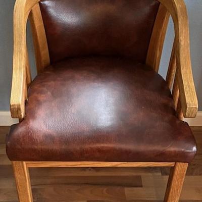 Round Oak Dining Table And Four Chairs