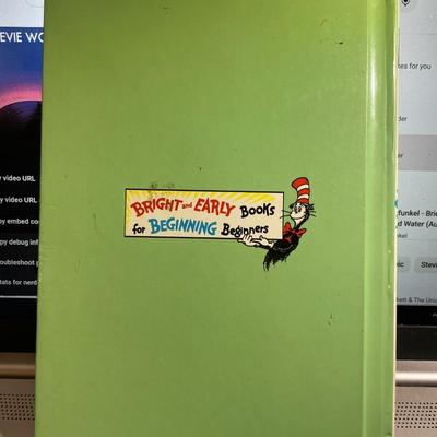 The Foot Book by Dr Seuss Beginners Book in Good Pre-Owned Condition.