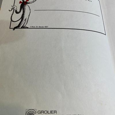 The Foot Book by Dr Seuss Beginners Book in Good Pre-Owned Condition.