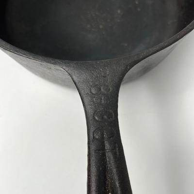 Set of 4 Vintage Cast Iron Pieces - 1 Pot and 3 Pans