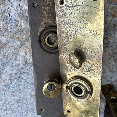 Set of Door Knobs & Door Locks (2)