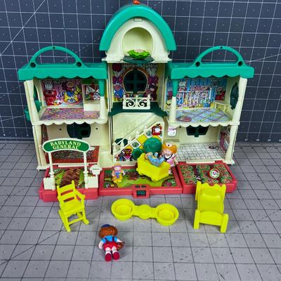 Tiny Cabbage Patch Playhouse 
