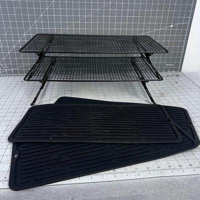 2 Black Folding Wire Tray Racks and 4 Black Rubber Matts for Draining or Marble Counter Pads