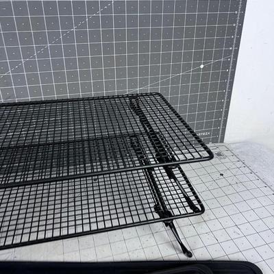 2 Black Folding Wire Tray Racks and 4 Black Rubber Matts for Draining or Marble Counter Pads