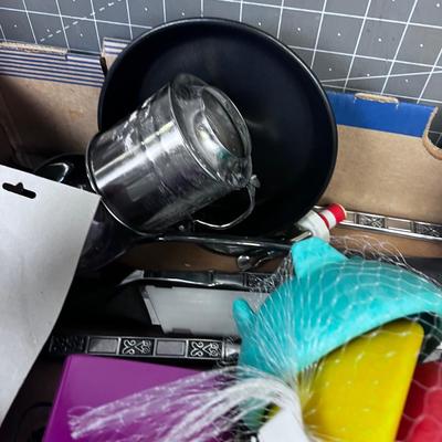Large Flat of Mixed Kitchen STUFF