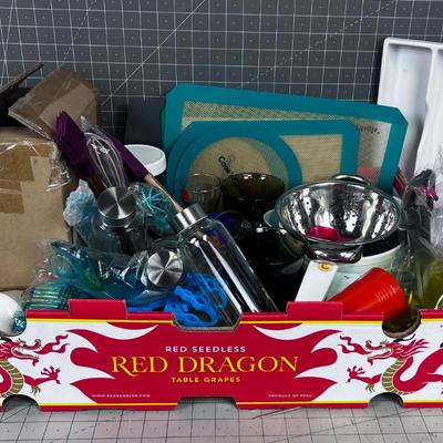 ANOTHER Large Flat of Mixed Kitchen STUFF