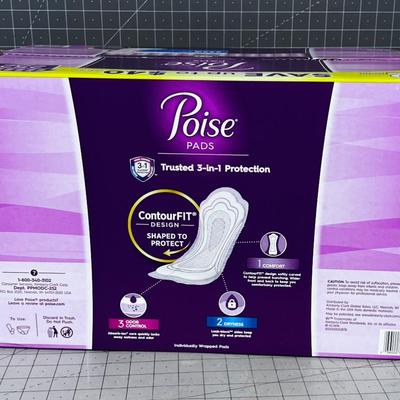 Case of POISE Pads Regular Length and Moderate Strength 