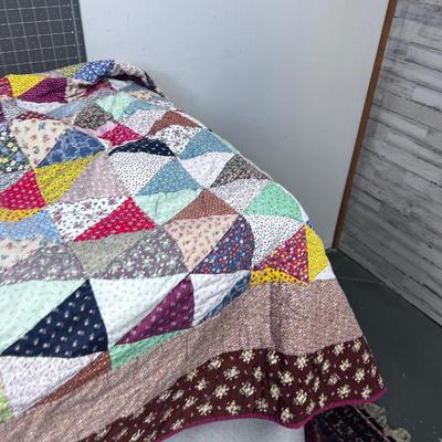 WOW! Calico Paisley Triangle Quilt 