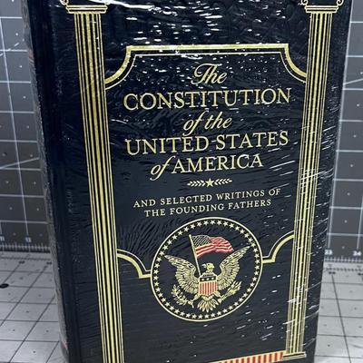 NEW The CONSTITUTION of the UNITED STATES OF AMERICA 