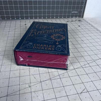 New GREAT EXPECTATIONS By Charles Dickens 