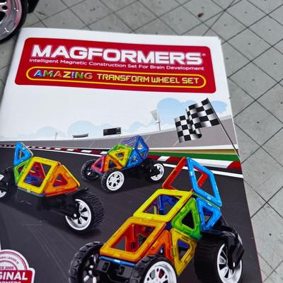 MAGFORMERS, in Original Box