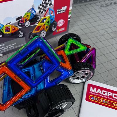 MAGFORMERS, in Original Box