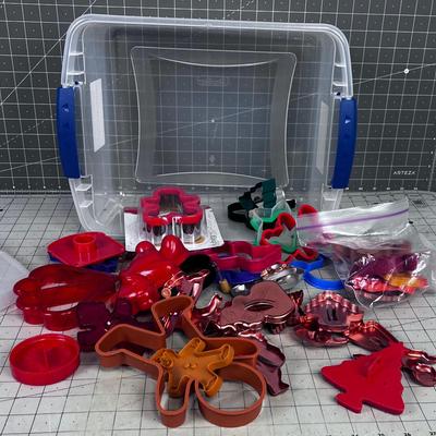 Cookie Cutters (includes tub too) 