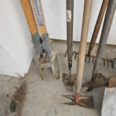 Shovels, Hoes & Rakes (G2-JS)