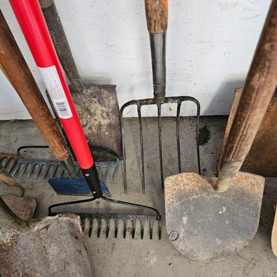 Shovels, Hoes & Rakes (G2-JS)