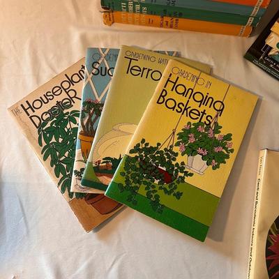 House Plants and Succulents Books (D-DZ)