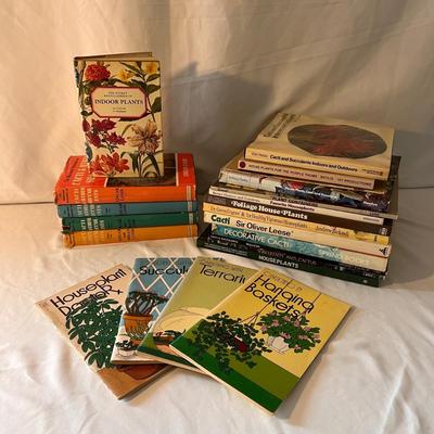 House Plants and Succulents Books (D-DZ)